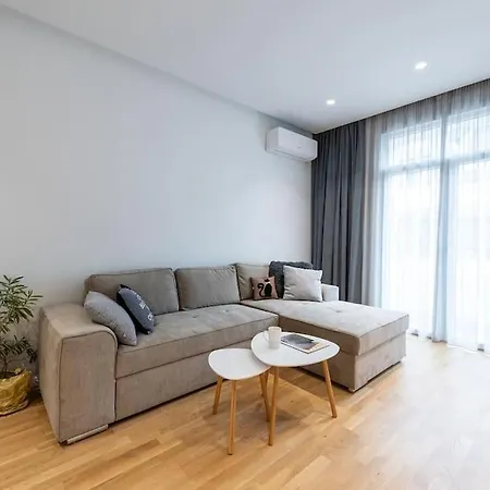 Modern & Stylish Sea With Parking בורגאס