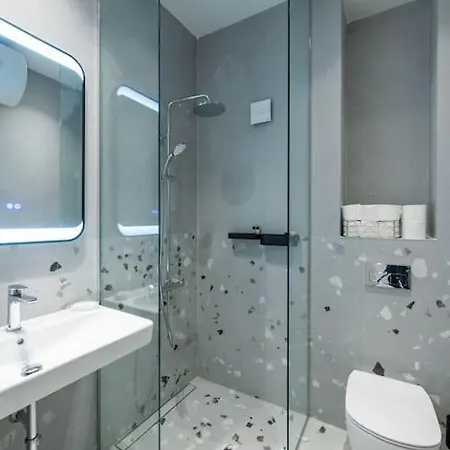 Modern & Stylish Sea With Parking בורגאס