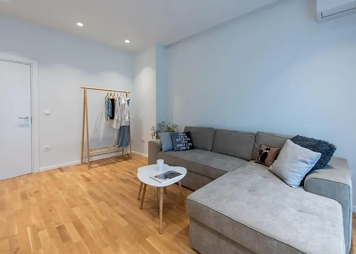 Modern & Stylish Sea With Parking Apartment Burgas City